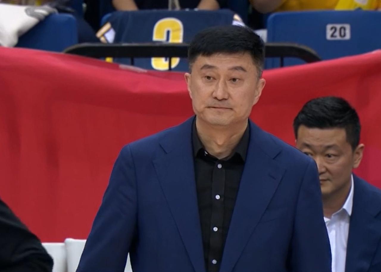 赢青岛5分，杜锋点名表扬广东队3人！
有点意外，客场面对青岛队，残阵的广东队，在