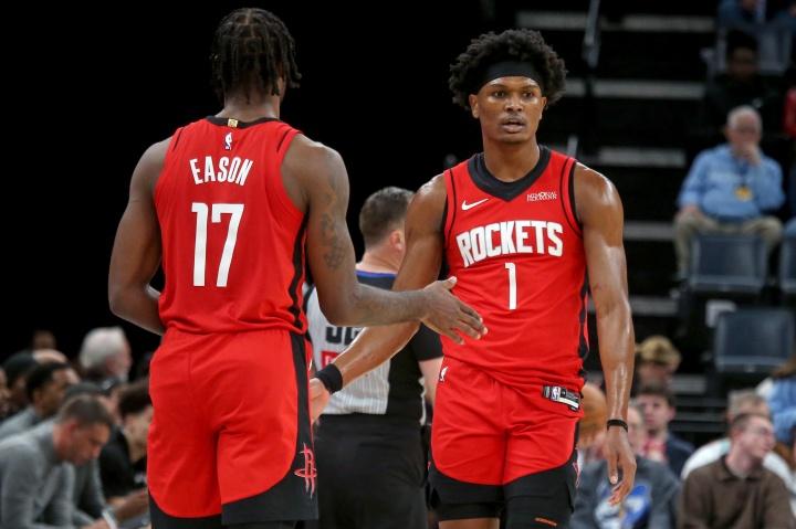 美媒预测西部战绩！马刺63胜第1，火箭仅第6勇士跌出前8
看NBA上咪咕视频，《