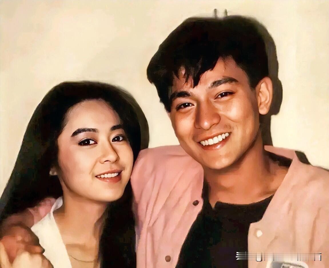 刘德华年轻的时候虽然皮肤黝黑，没有帅过黎明，但他的气质比较好，笑的好灿烂，不知道