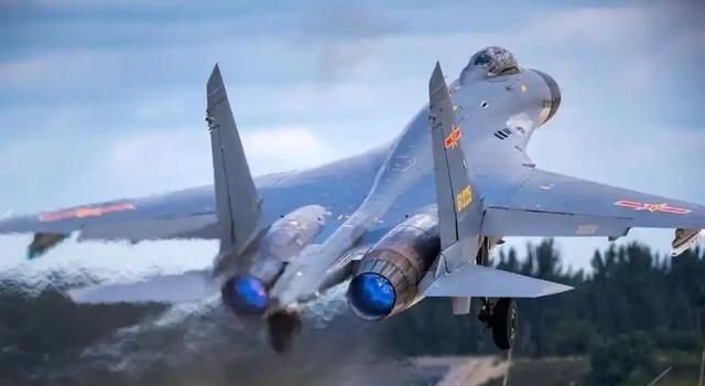 噩梦的开始？这两架被中国歼-15雷达照射的日本F-15战斗机驾驶员，在返回本国基