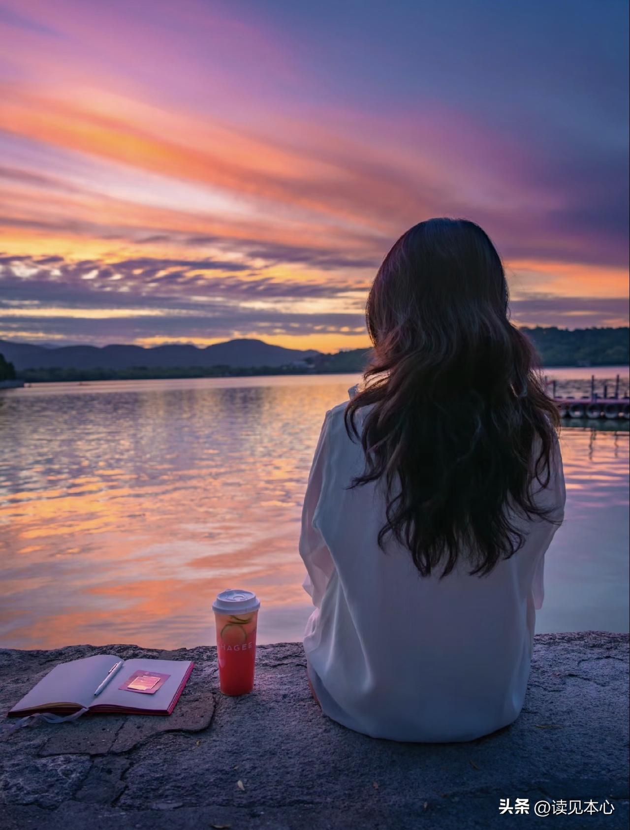 心理学家说：“女人的性欲望比男人强烈得多，只是她们的生理结构决定了她们必须更谨慎