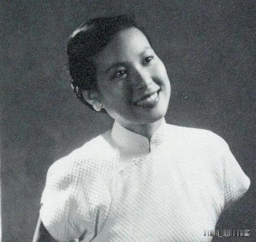 刘海粟一生多情，有过四段婚姻与一段无果的表妹之恋。
1911年，16岁的他被迫与