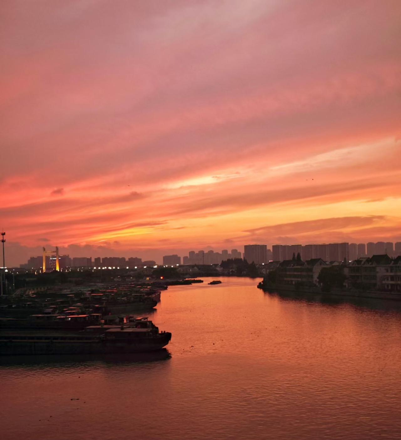 分享优美风光美景嘉兴市晚霞美景，2026年6月16日。