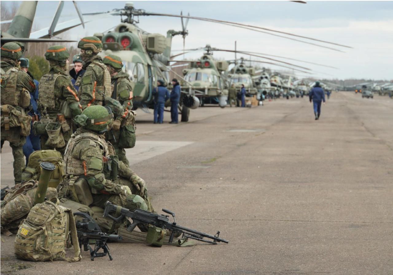 🔻2022 年 2 月，在对戈斯托梅尔发动进攻前数小时的俄罗斯 VDV 伞兵。