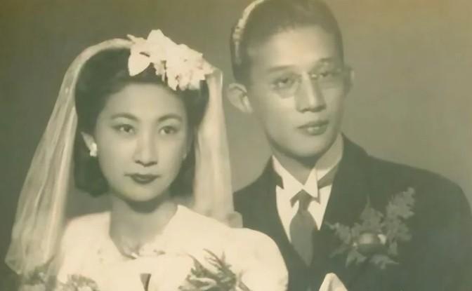 1947年，董玉贞见丈夫给二房买了一件8400元的貂皮大衣，她上门索要：“能给我