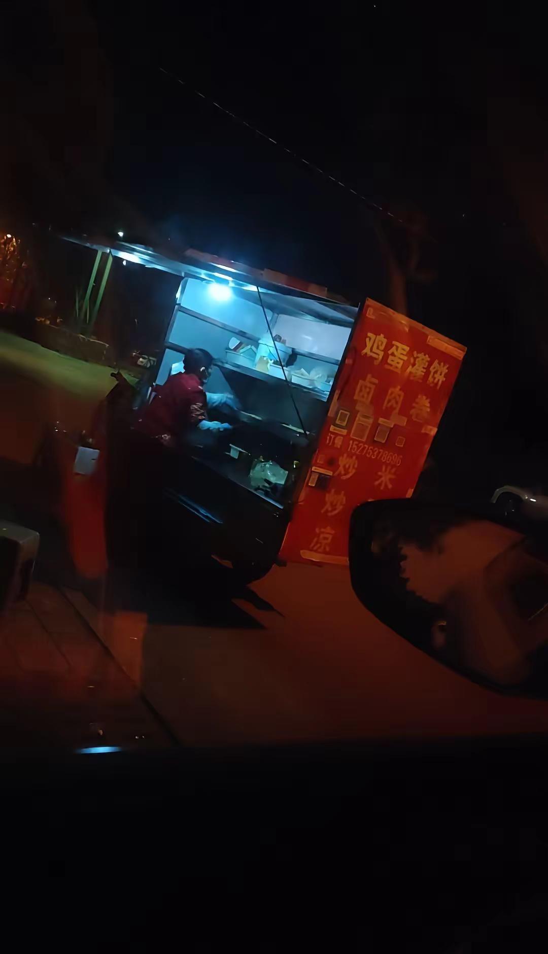 是钱难挣了，还是都长大了不舍得消费了