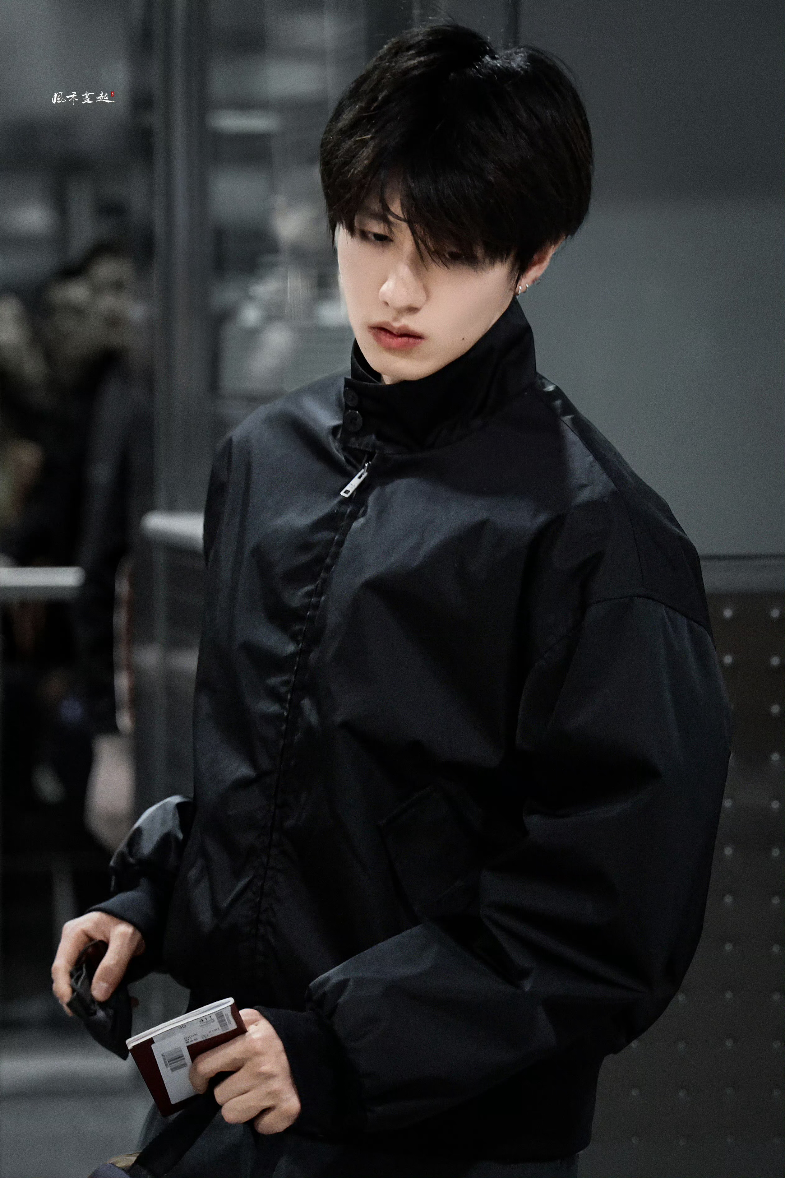 朱志鑫  这真的不是巨星吗时尚表现力Max！朱志鑫Prada米兰女装秀朱志鑫Pr