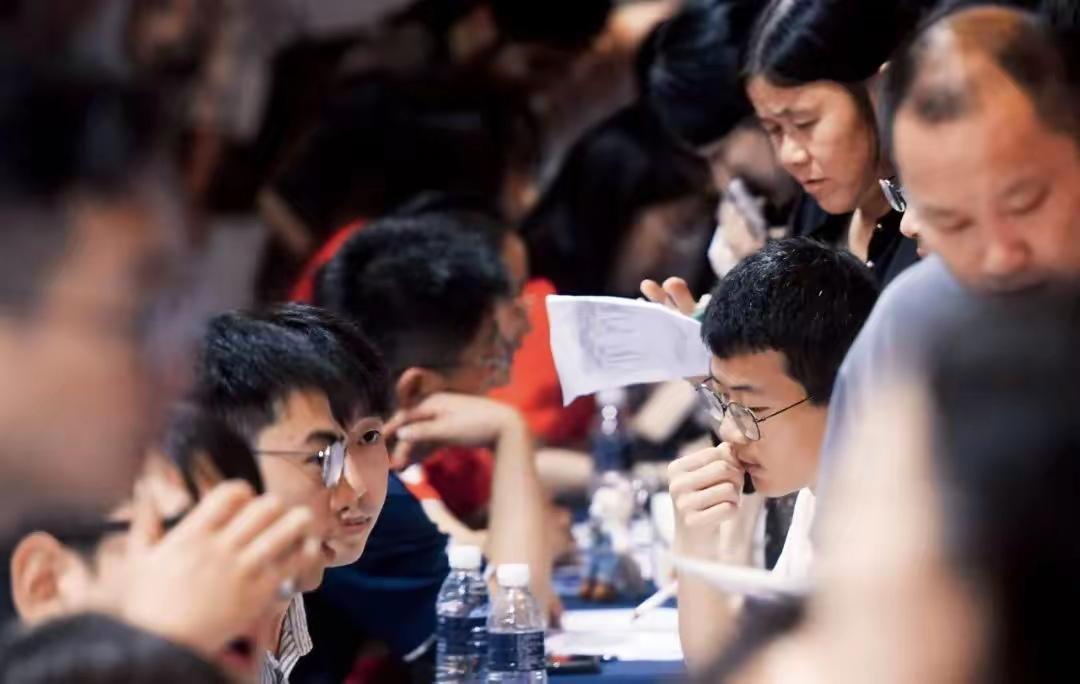 没想到AI应用落后于中国之后，日本开始反思了，而中国正在步入下一阶段！
 
此前