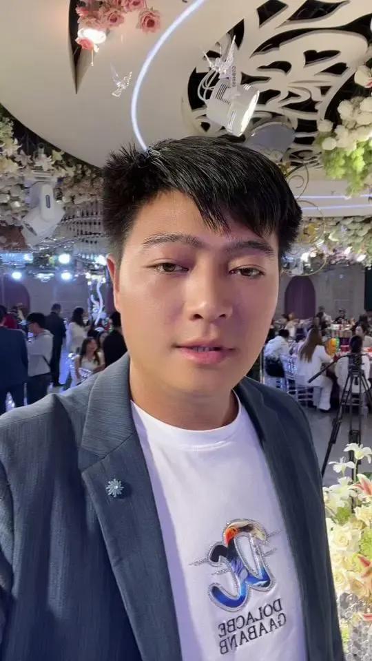 云南网红阿奎突遭脑溢血离世，几大惊人转折，令人唏嘘不已！
来源：澎湃新闻

一、