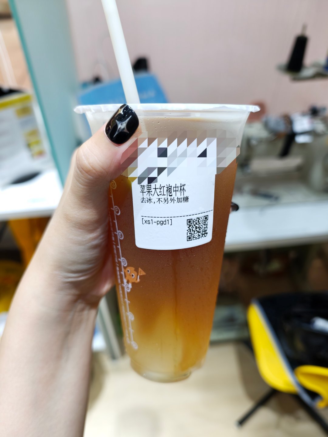 奶茶狂魔鼠尾草 今晚测评一下coco的苹果大红袍最近难得喝到好喝的东西！！能喝出