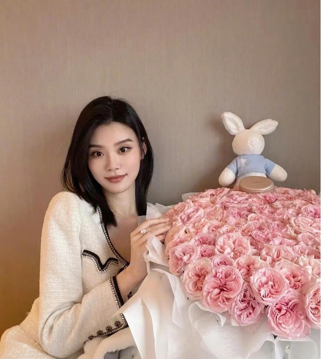我不理解为什么那么多人讽刺奚梦瑶 
前几天奚梦瑶在北大学习上了热搜，
评论区全是