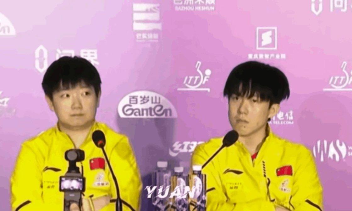 哈哈哈～两个人的小表情 ​​​