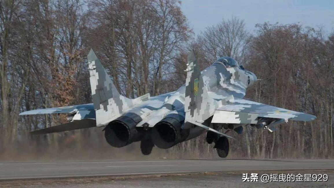 又掉了，乌军米格-29战机坠毁，飞行员成功弹射逃生，已送医。

据乌克兰武装部队