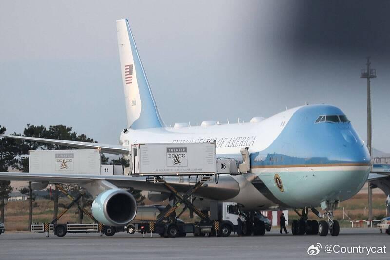 特朗普秘密更换专机躲避暗杀威胁 随行记者不知情怒批“成了诱饵”海外新鲜事 美国《
