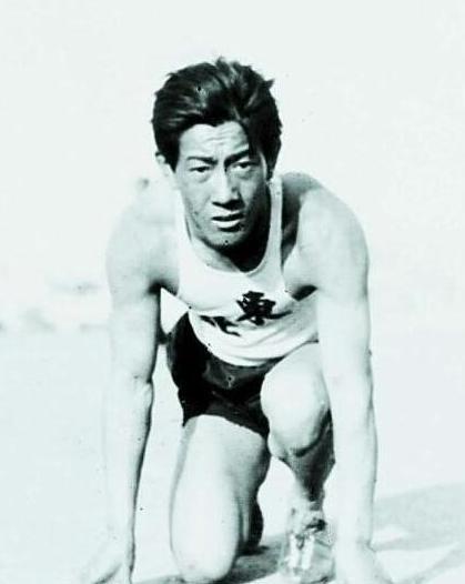 1932年，张学良赞助给刘长春8000大洋，让他去参加洛杉矶奥运会，坐了22天的