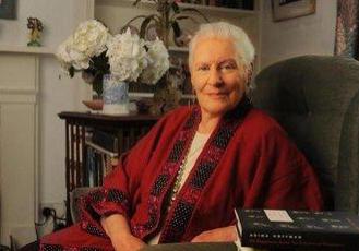 英国百岁女编辑，一语道破“男欢女爱”背后的真相！

男女对待感情和亲密关系态度天