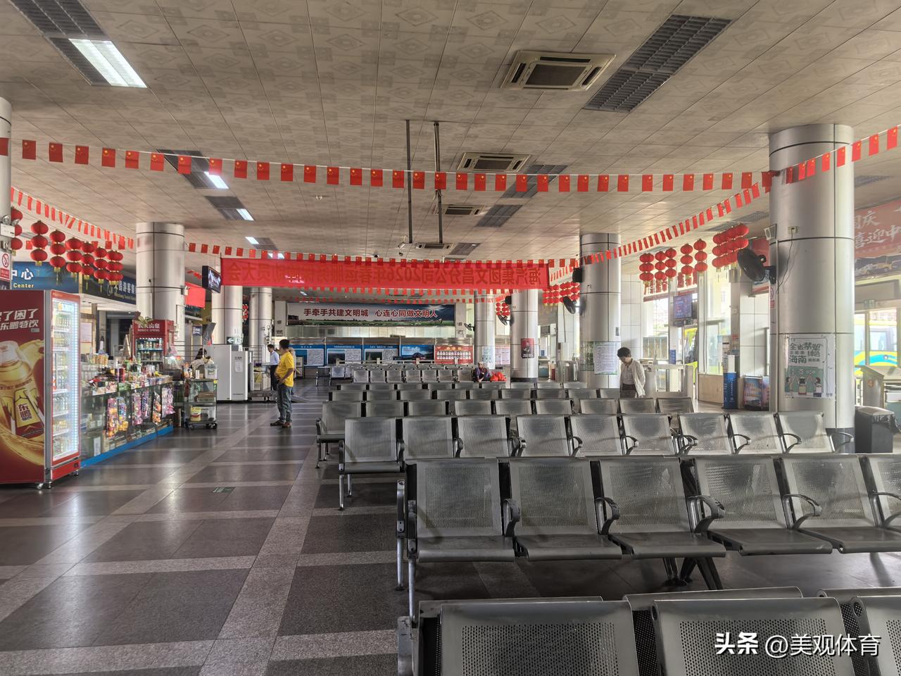 文昌到海口可以选择的交通方式有汽车、高铁等，从出行成本看，高铁车票27元/人，而