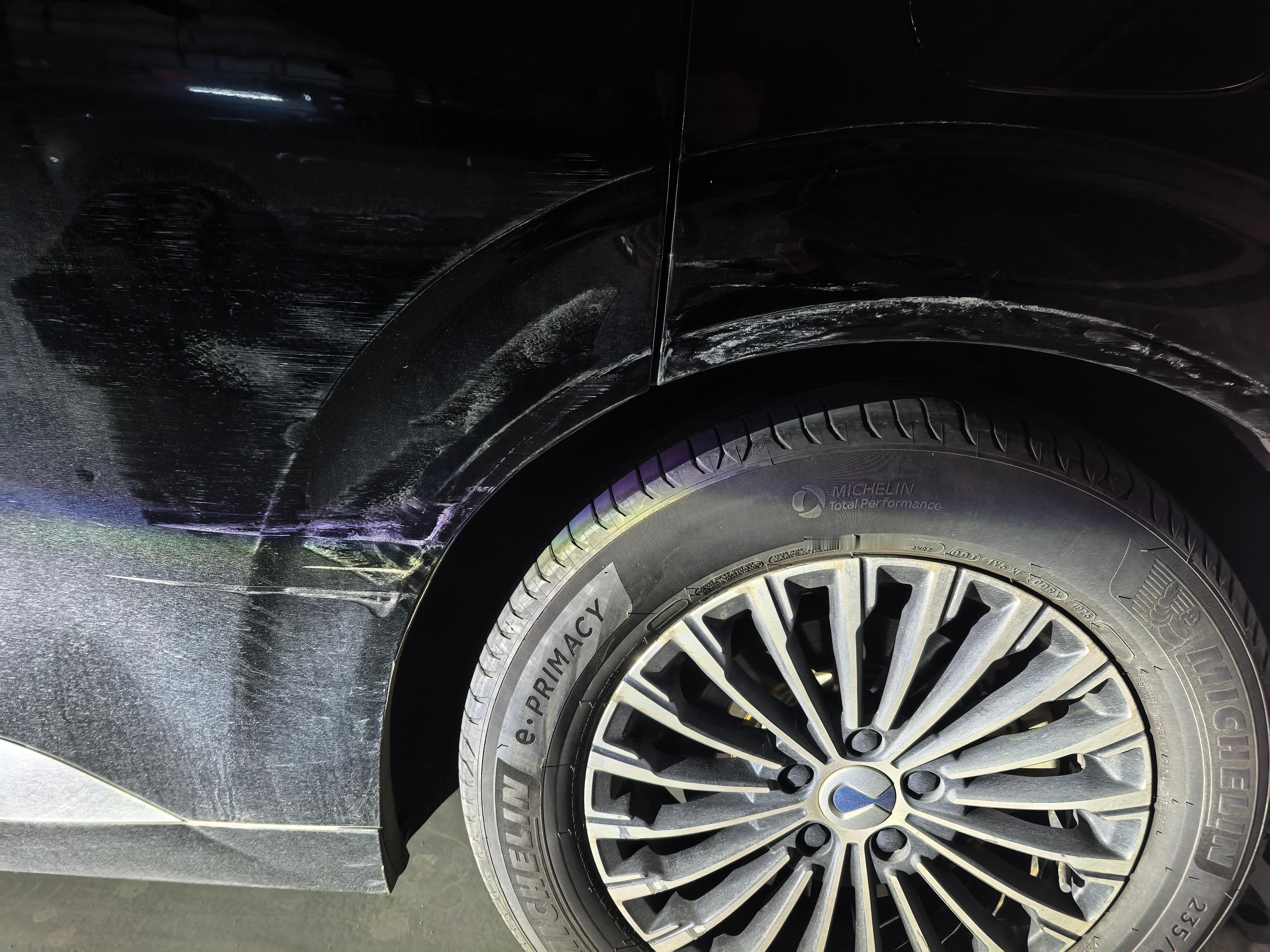 停车位上好好，自己蹭自己车，还没有赔偿，找谁说理去好好好好好好好好仰望