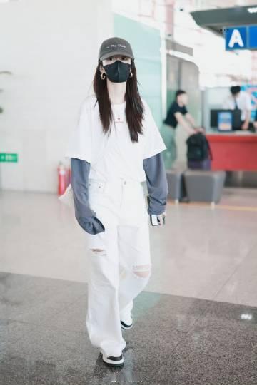 李沁出发咸鱼飞升团综录制 李沁咸鱼飞升团综录制路透李沁咸鱼飞升团综录制路透有！ 