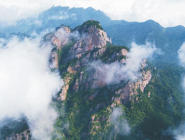 【老界岭】老界岭生态旅游区地处恐龙之乡--河南省西峡县太平镇，位于伏牛山主峰，境