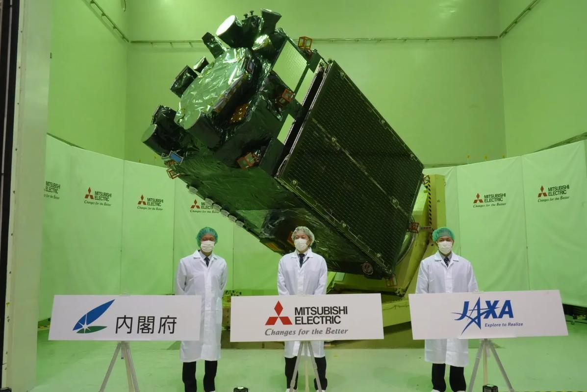 就在刚刚

日本宣布了

日本防卫大臣小泉进次郎12月2日在东京航空自卫队基地视