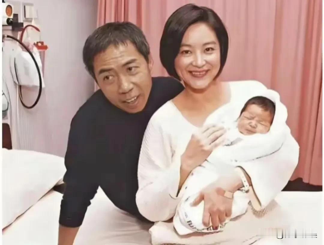 她嫁的人
有钱无颜
可是婚姻
让她变了
优雅老去
美人依旧
幸福的女人
才会如此
