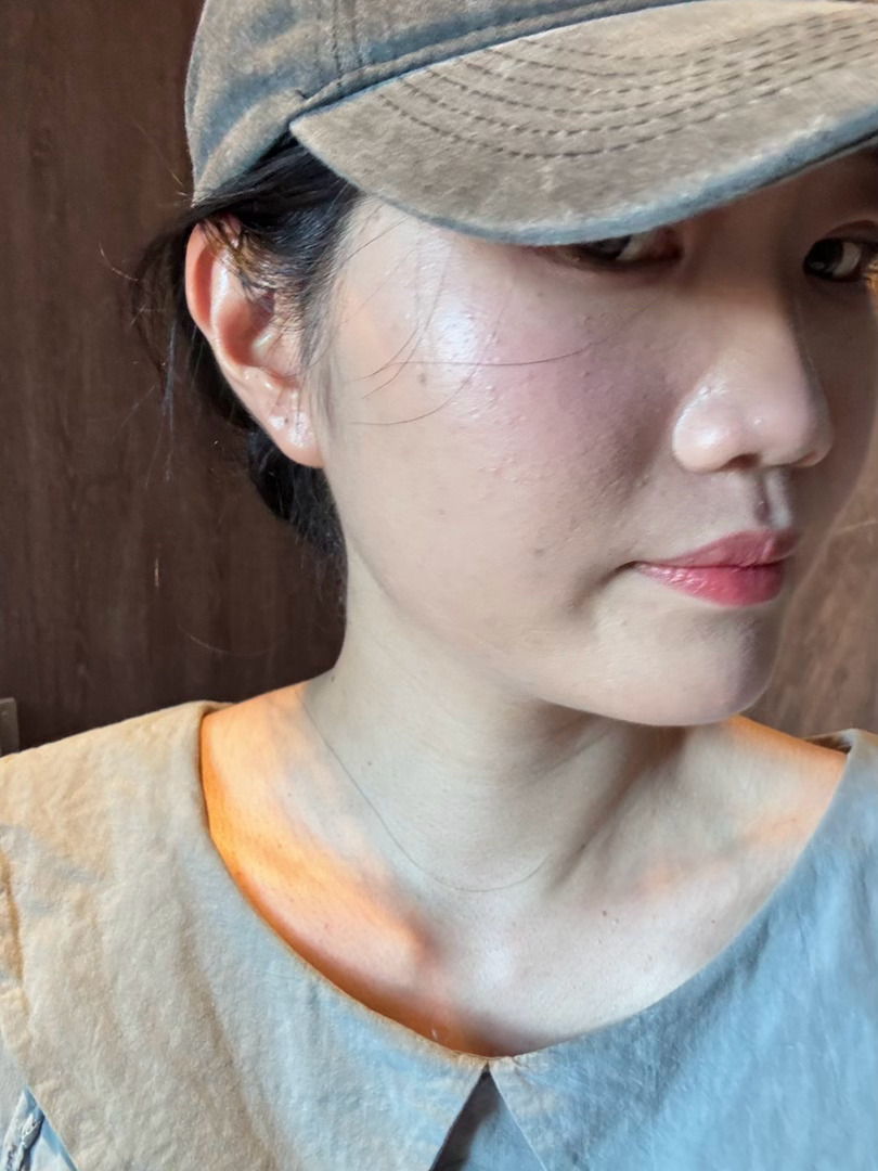 郑瑄茉气垫真的不错！！感觉是衍意卸妆油的原因 长闭口啊我好像之前都没长过闭口这个