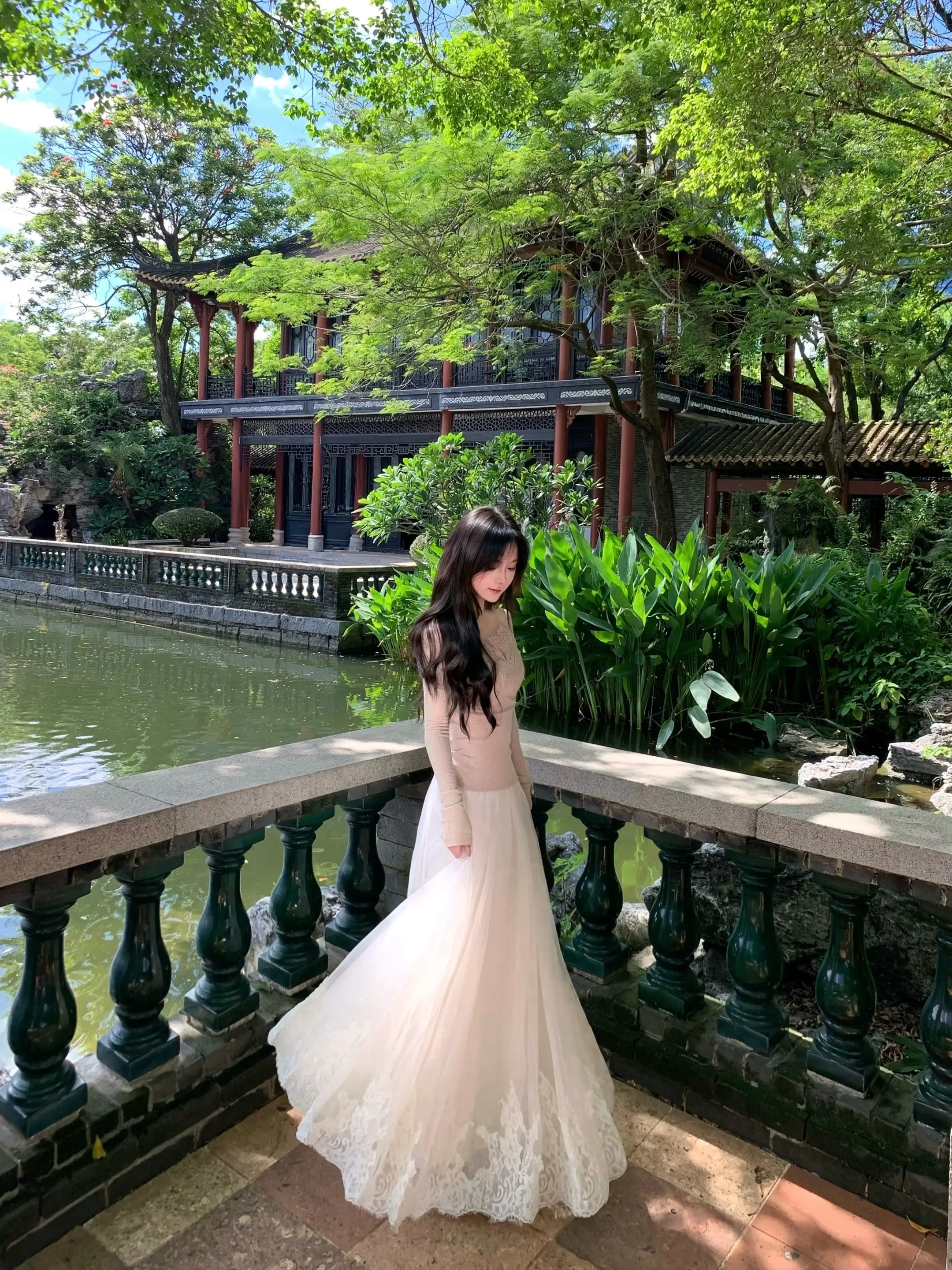 残月如勾冷落着清秋 亦如我年少不懂冷落你温柔