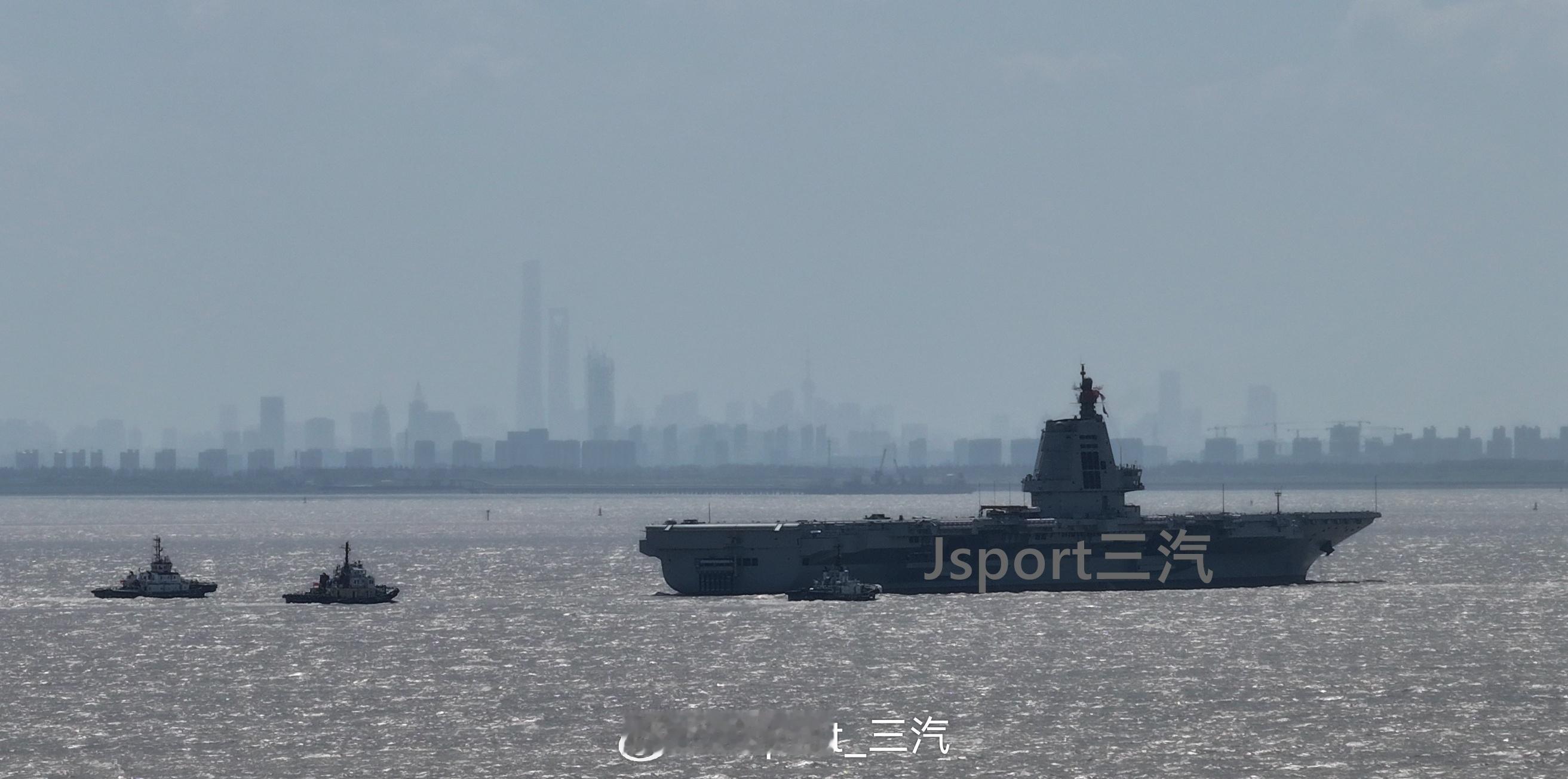 #致敬中国人民解放军建军97周年##建设强大稳固的现代边海空防#我们一定要建设一
