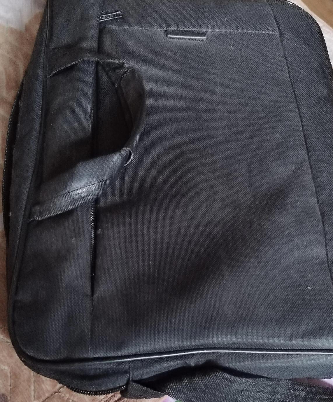 记得那是2010年，应小节的邀请，从工厂出来做业务。
我跟老婆商量，买个包吧？