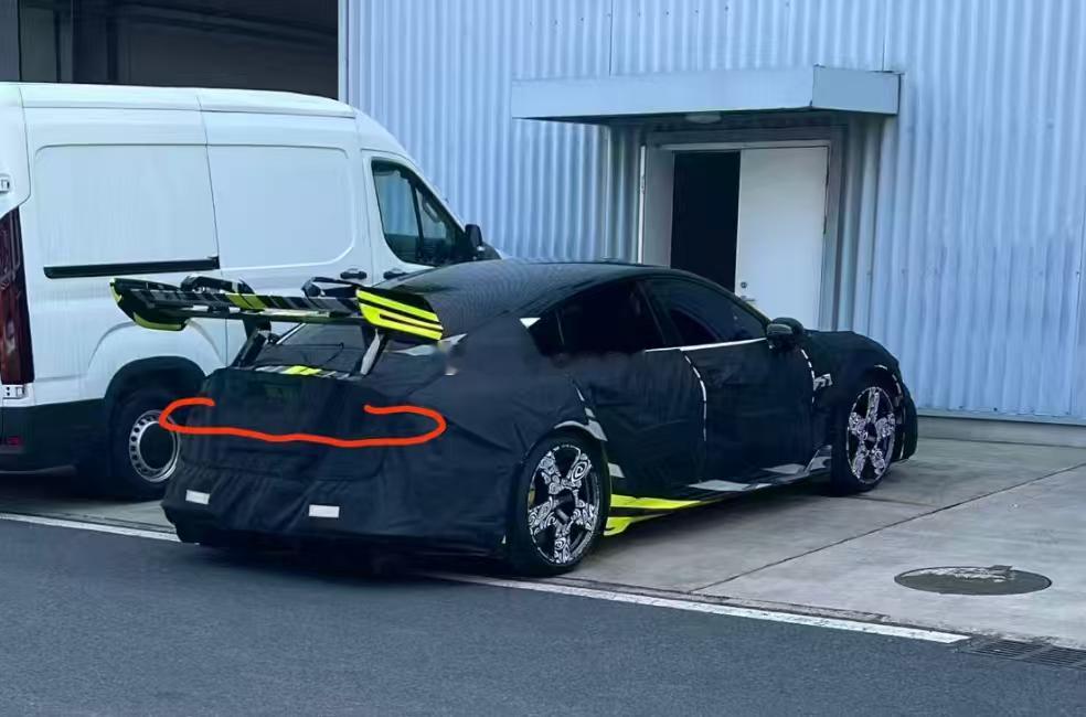 新一代su7 ultra在纽北测试？ 去吧，比卡丘小米汽车