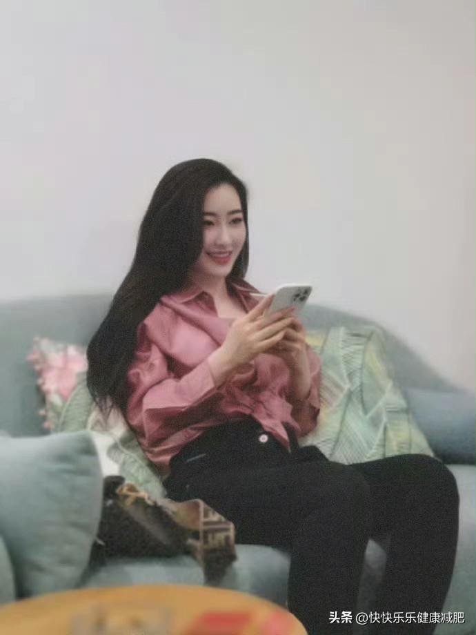 天南地北大拜年这位是哪位明星？看了半天没看出来