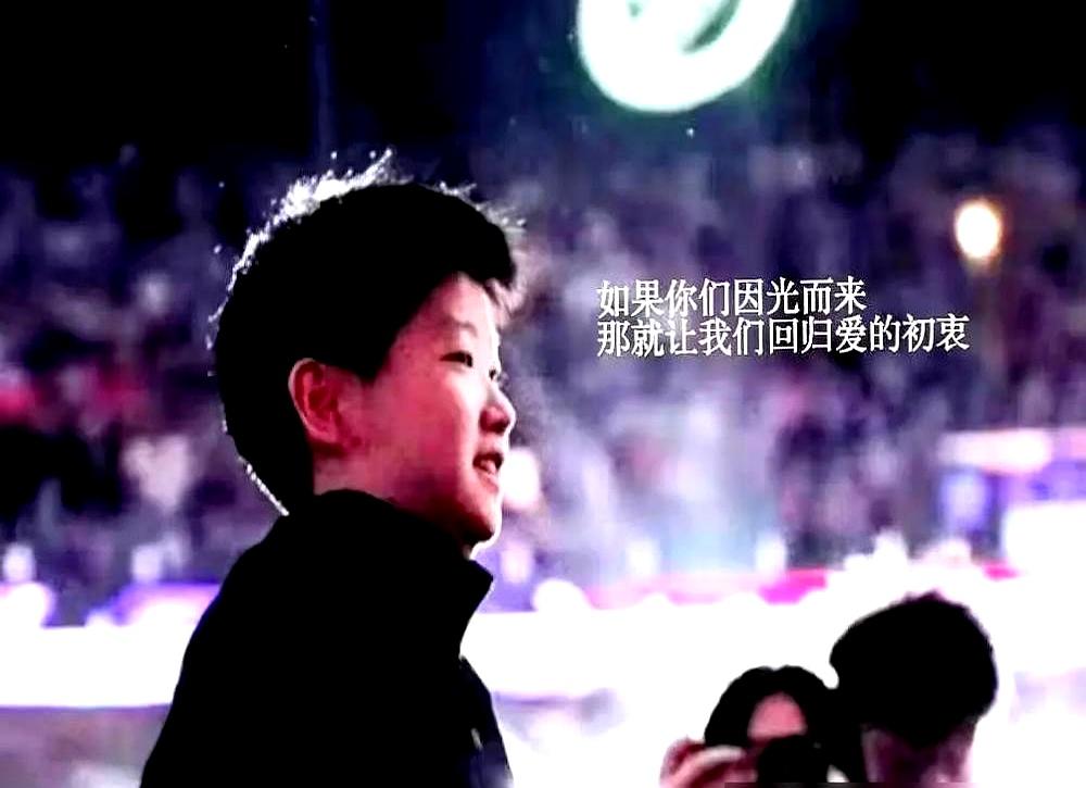 我就想替李宁说句实在话，这波骂它真冤。
 

时代少年团顶着李宁团代的名头，扭头