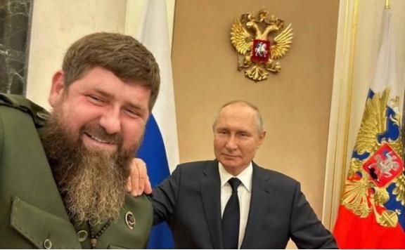 触碰普京逆鳞后，卡德罗夫仍旧不知收敛，要求将俄军将领送进监狱！

很多人一开始把