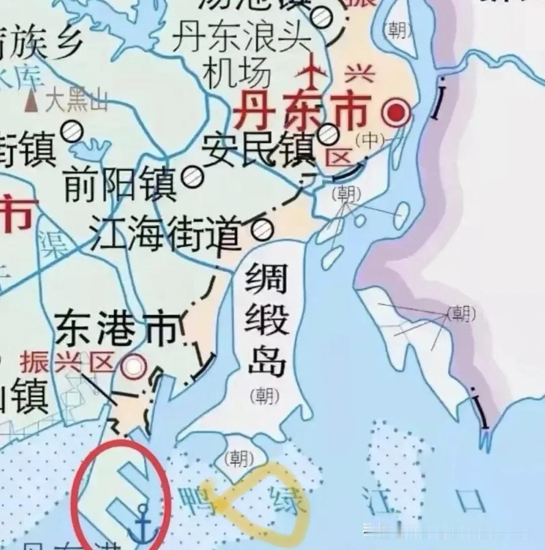 你以为丹东“丢了出海口”？其实有人在江口插了一根刺

很多人打开鸭绿江口卫星图，