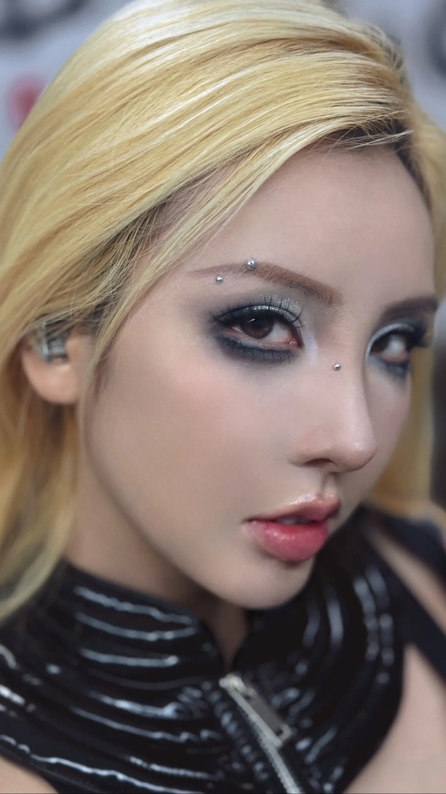 人像模式。虽然前置发灰但后置人像还可以