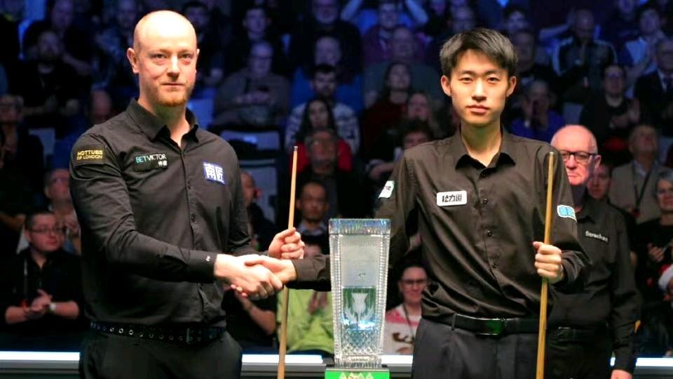 果然上天是公平的！过去的一年他经常沦为别人打147的背景板，如今也轮到别人沦为他