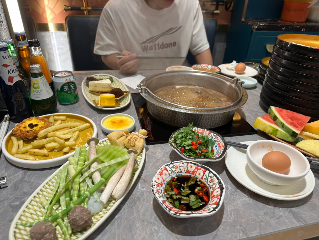 就让这喜欢吃肉和喜欢吃菜的我们 