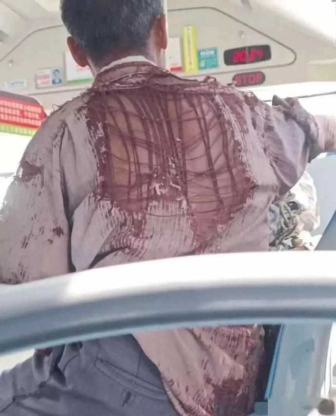 为什么老一辈人这种衣服还要穿？[哆啦A梦害怕] ​​​