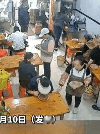 你有没有想过：一段掐头去尾的监控，到底能不能还原一件事的全部真相？

浙江餐厅砸