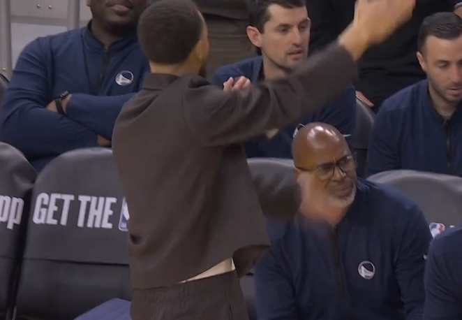 勇士开局4中4 进攻非常流畅 掘金vs勇士