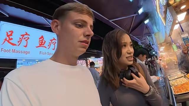大快人心！西安教师被开除：崇洋媚外丢的不只是工作，更是国人尊严
 
近日，西安一