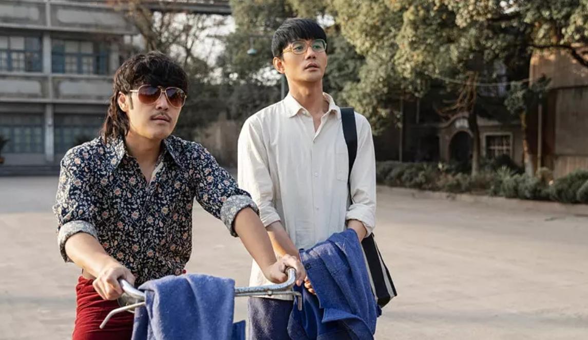 《大江大河》开头那场戏，我每年都要翻出来看一遍。
1978年，宋运辉考了全县第一