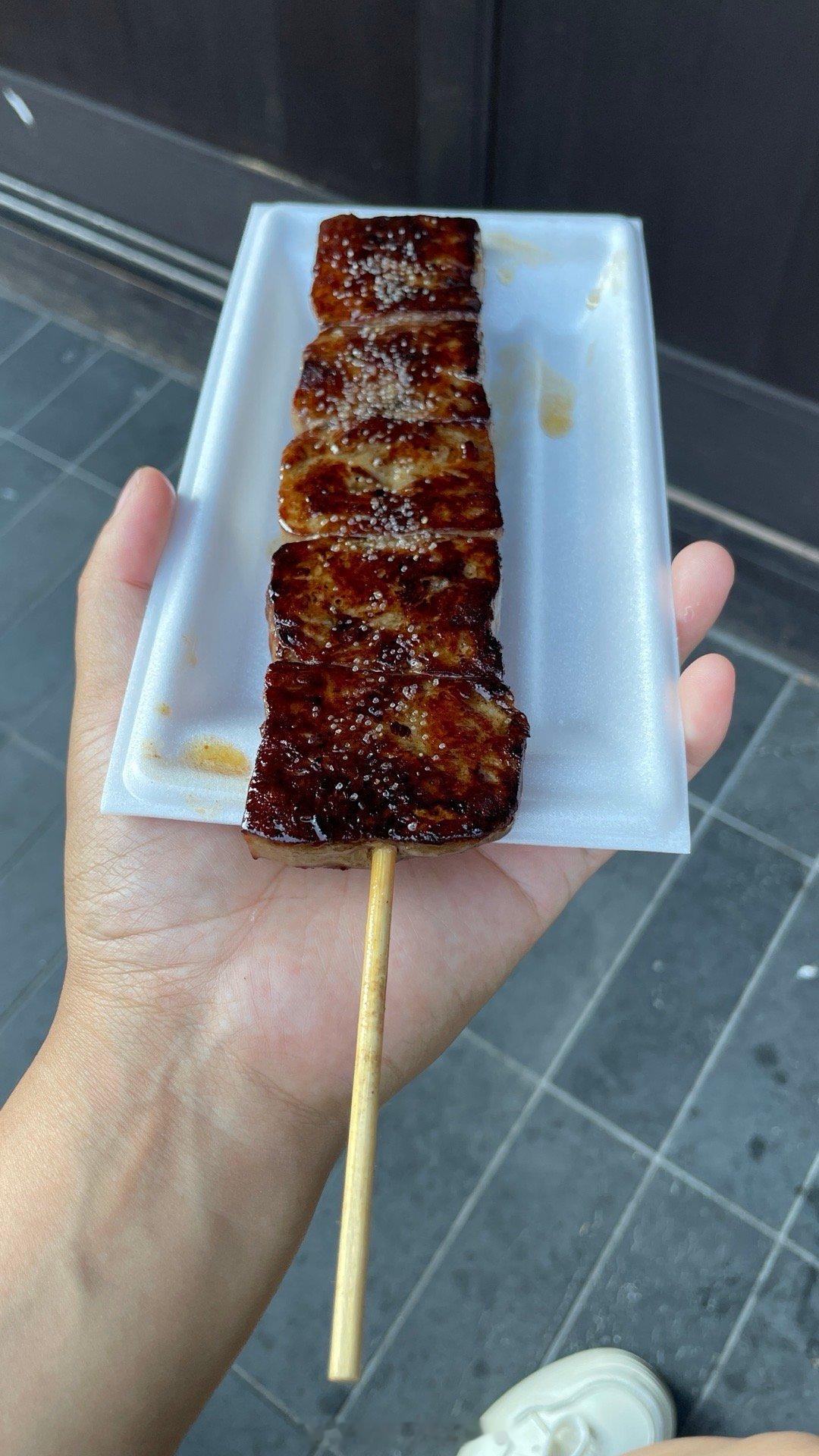 京都Hanamikoji Street区域比较少见的景点的烤牛肉，或者应该叫烤牛