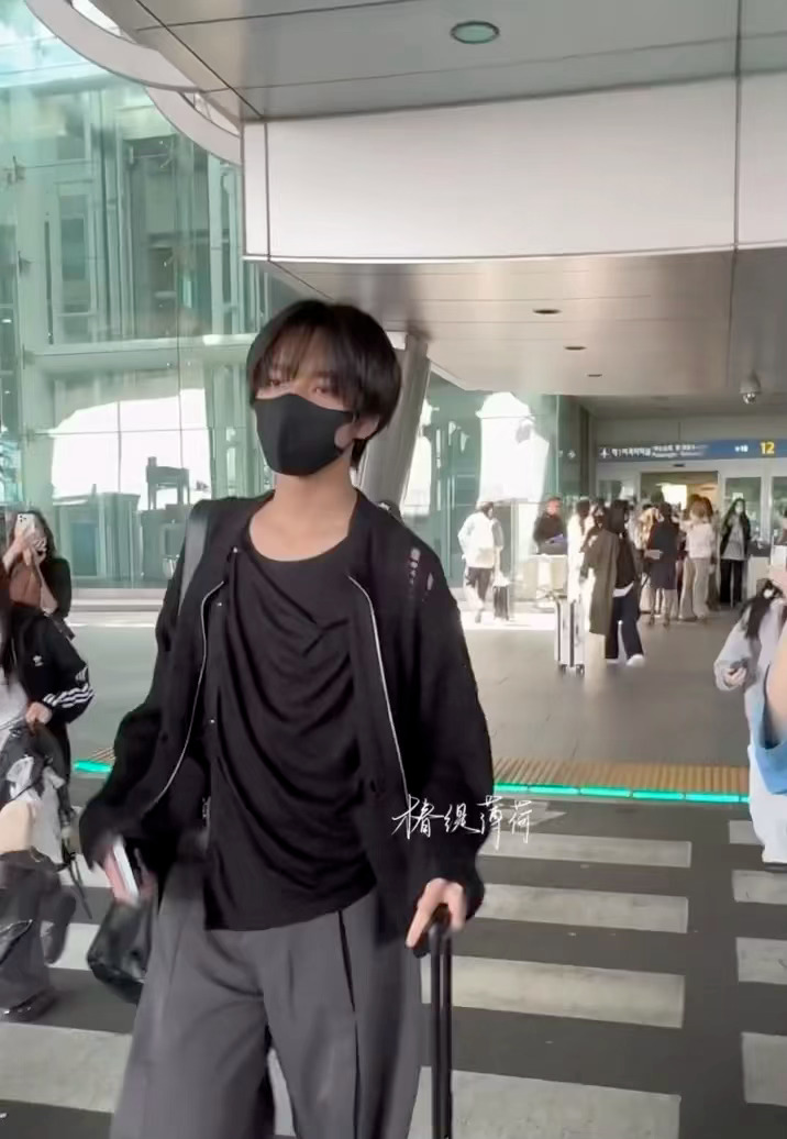 王橹杰生图 羚羊王子王橹杰用生图证明什么叫骨相王者，羚羊王子本人没跑了！一出现就