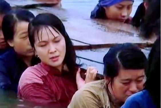 1947年，沂蒙妇女满口答应，5个小时内把桥修好，可当我军大部队到达后，她们竟然