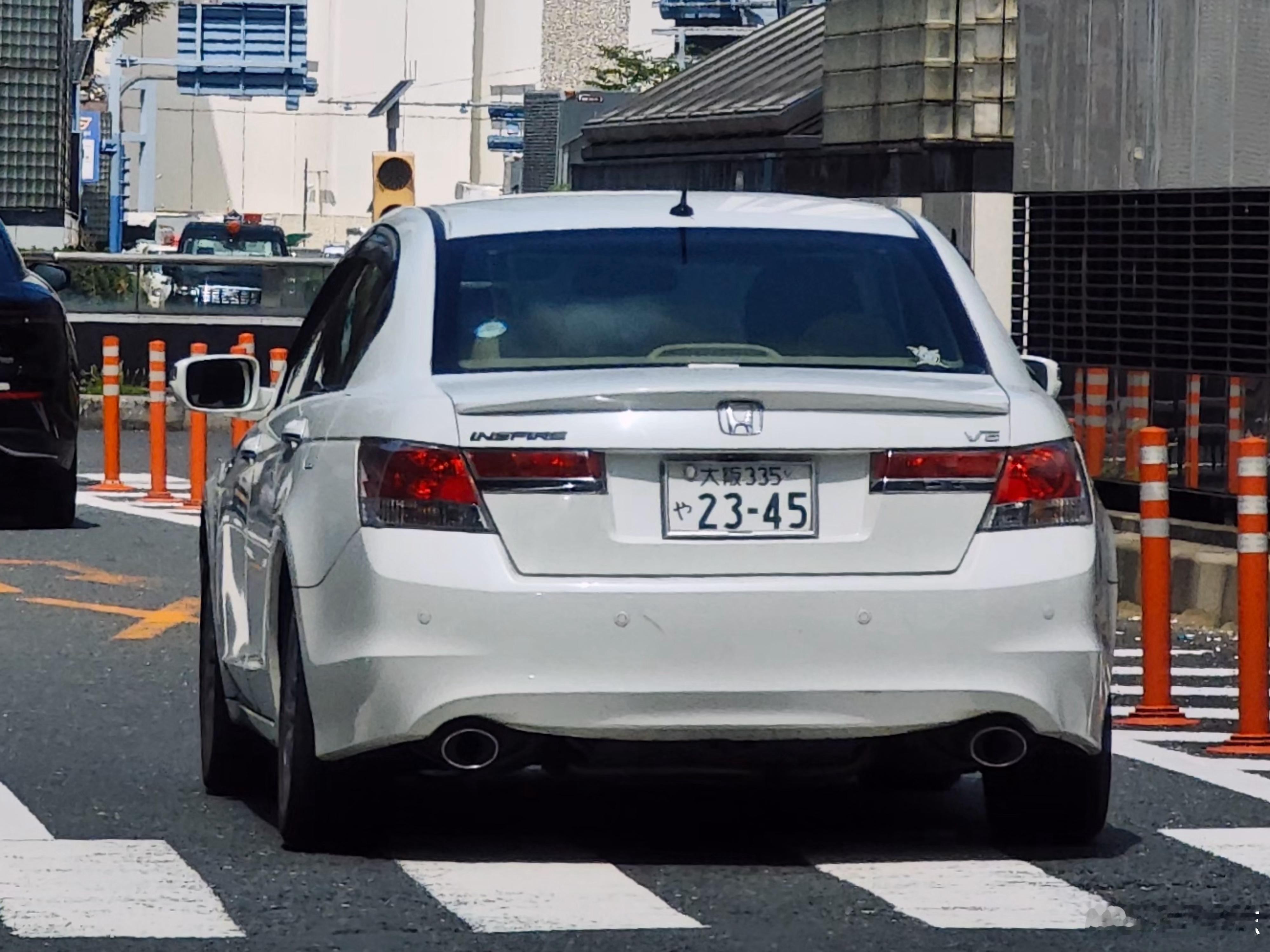 型车街拍 偶遇 Inspire V6，雅八那代车型，搭载 3.0L J 系列 V