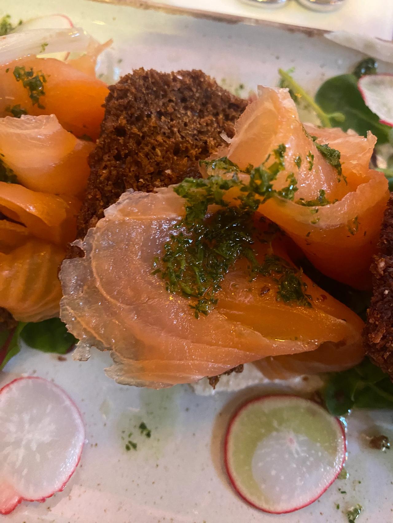 35 欧元一份，三文鱼吐司！