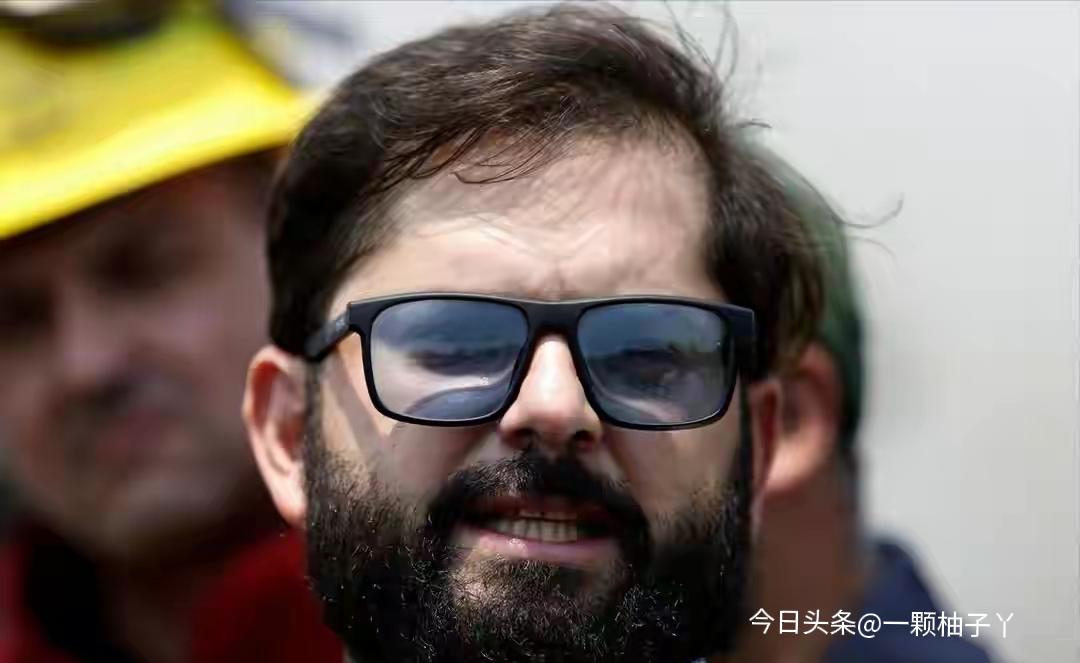 智利前总统博里奇他在3月11日正式卸任后，仅仅过了四天就火速开工，在圣地亚哥市中