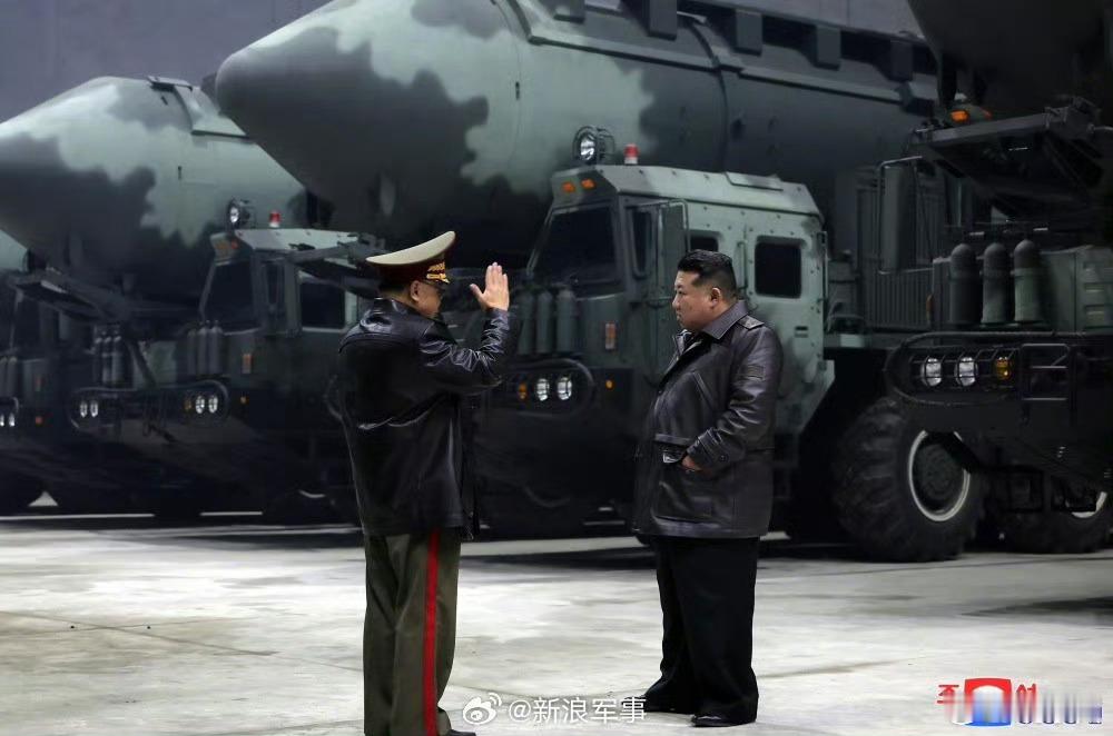 【#金正恩视察朝鲜战略导弹基地#】据中新网：朝中社当地时间23日报道，朝鲜劳动党